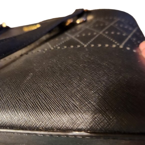 BLACK AND GOLD MICHAEL KORS TOTE CARRYALL - Picture 6 of 11